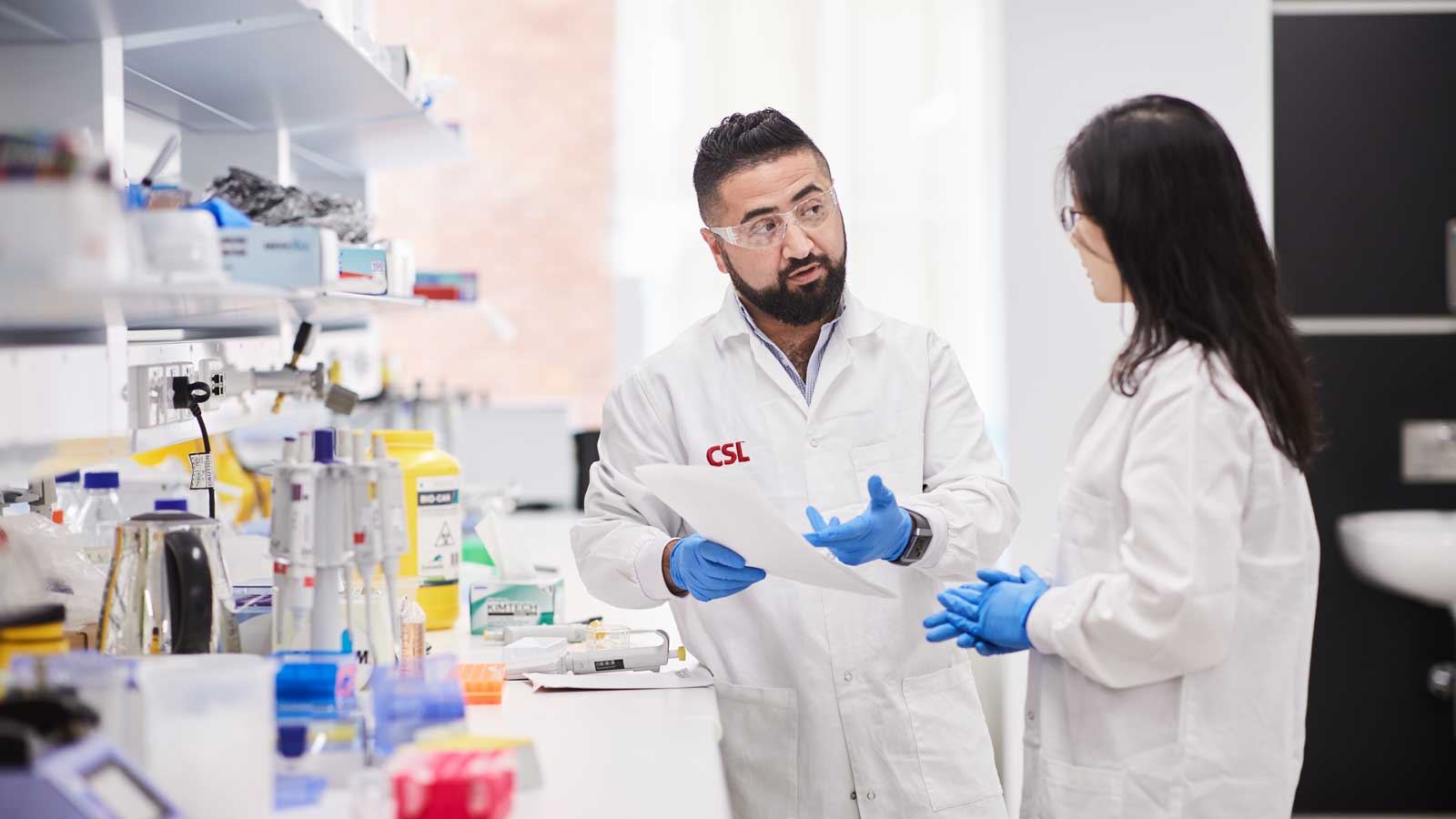 Mitarbeiter im Bio21 Lab von CSL