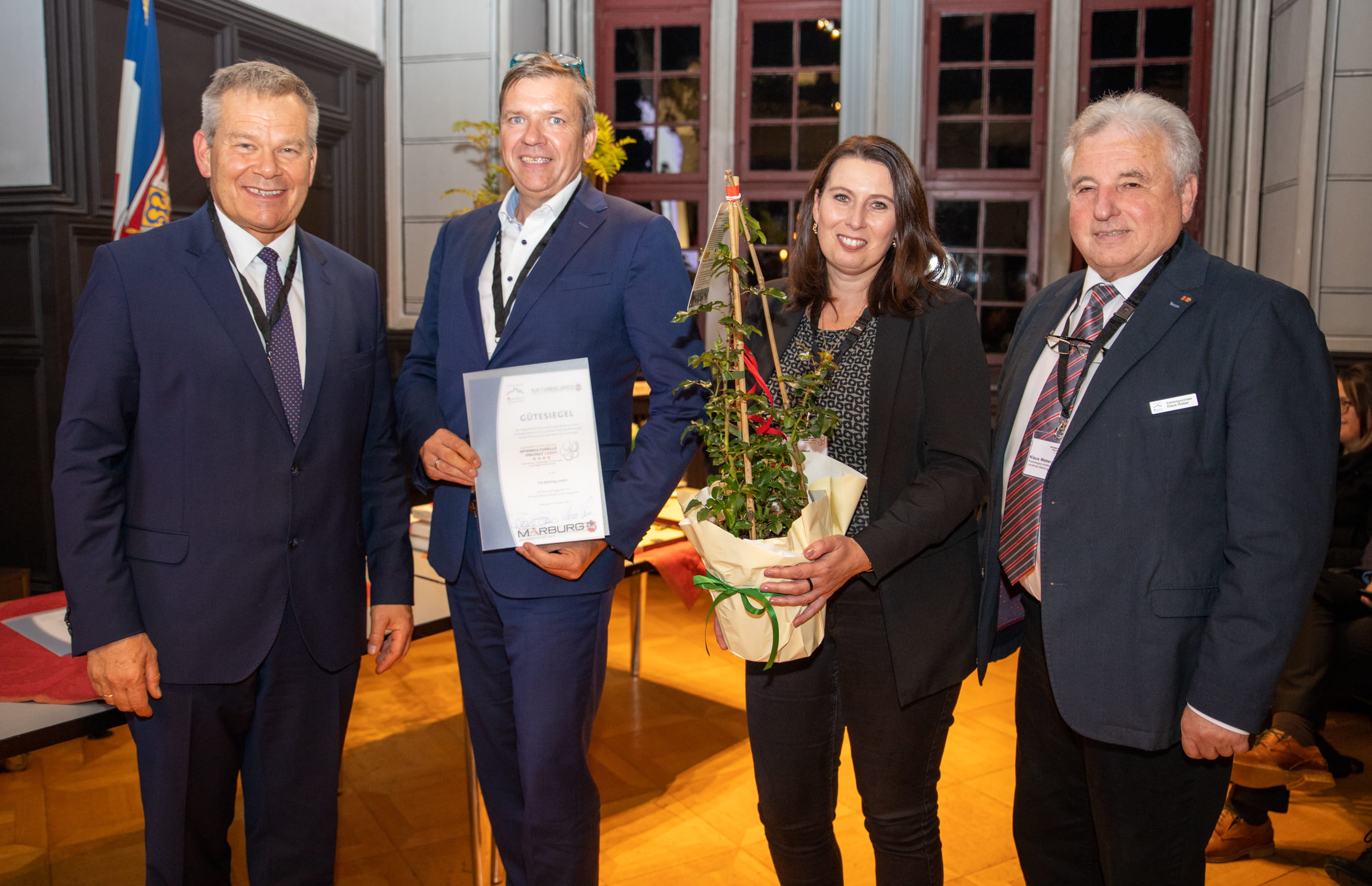 Übergabe der Auszeichnung