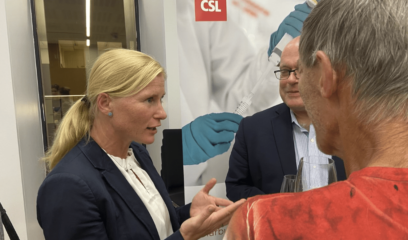 Martina Schneider im Gespräch am IGH Event in Brüssel