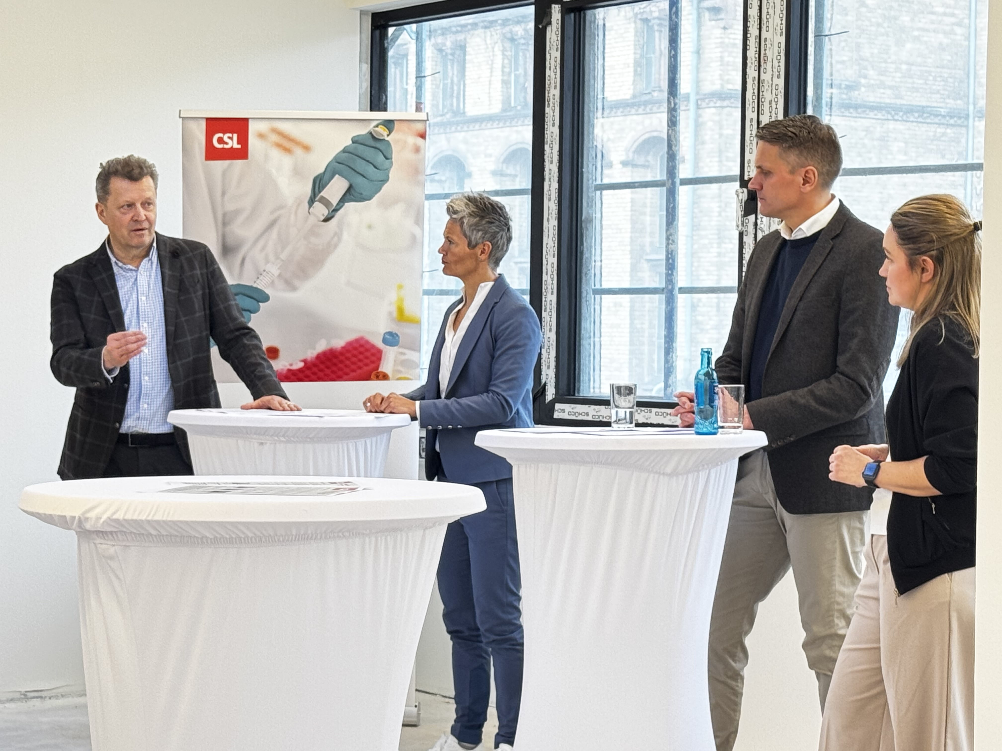 Gruppenbild mit Martin Vey, Niklas Schier, Simone Ries am Tag der seltenen Krankheiten 2025