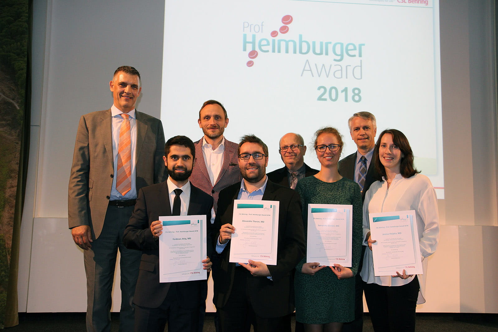 Gruppenbild von acht Personen